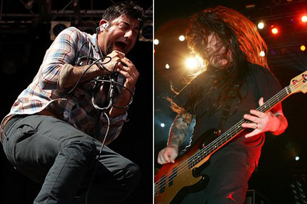 Deftones Pay Tribute To Late Bassist Chi Cheng With Never-Before-Released Track &#8216;Smile&#8217;