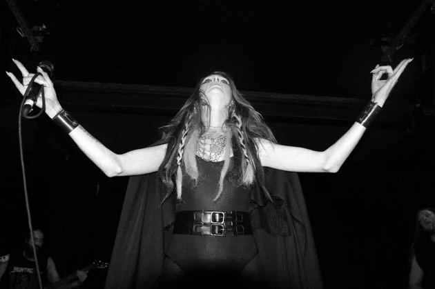 Huntress (12)