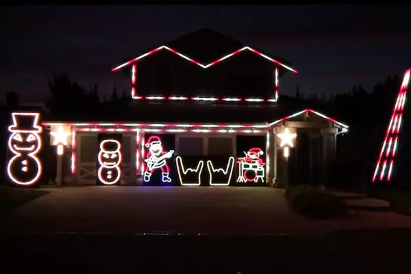 slayer christmas light show dedicated to jeff hanneman slayer christmas light show dedicated to jeff hanneman