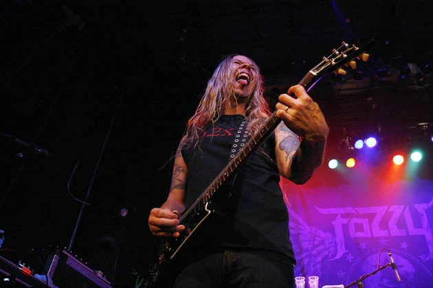 Fozzy (4)