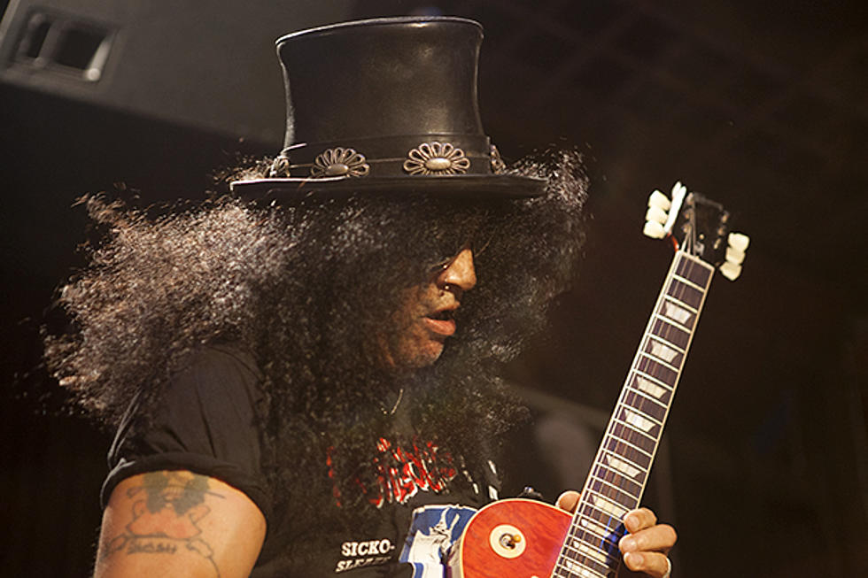 Slash Recalls First Time Playing Sober Onstage
