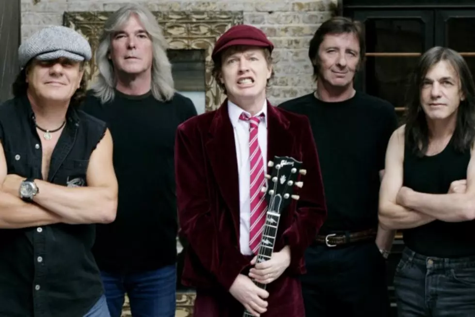 AC/DC&#8217;s Angus Young on Phil Rudd: &#8216;That Guy Needs to Sort Himself Out&#8217;