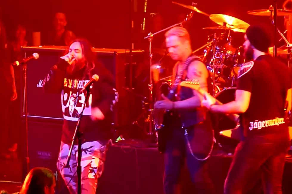 Max Cavalera Sings Pantera's 'Walk' at 70,000 Tons of Metal