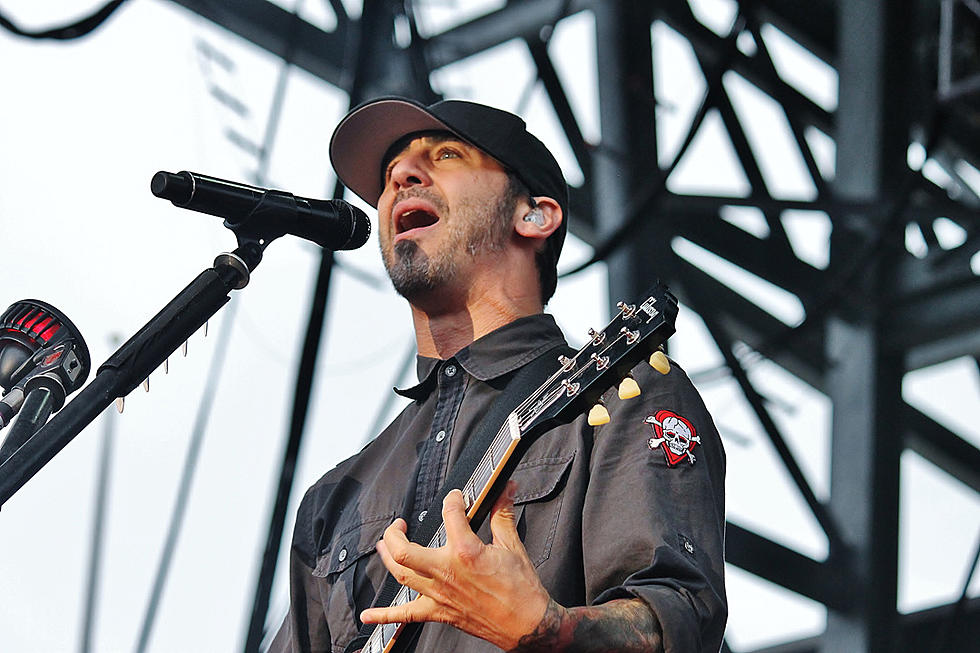 Godsmack&#8217;s Sully Erna Calls Out &#8216;Motherf&#8212;ers in ISIS&#8217; During Gig: &#8216;I&#8217;m Tired of This S&#8211;t&#8217;