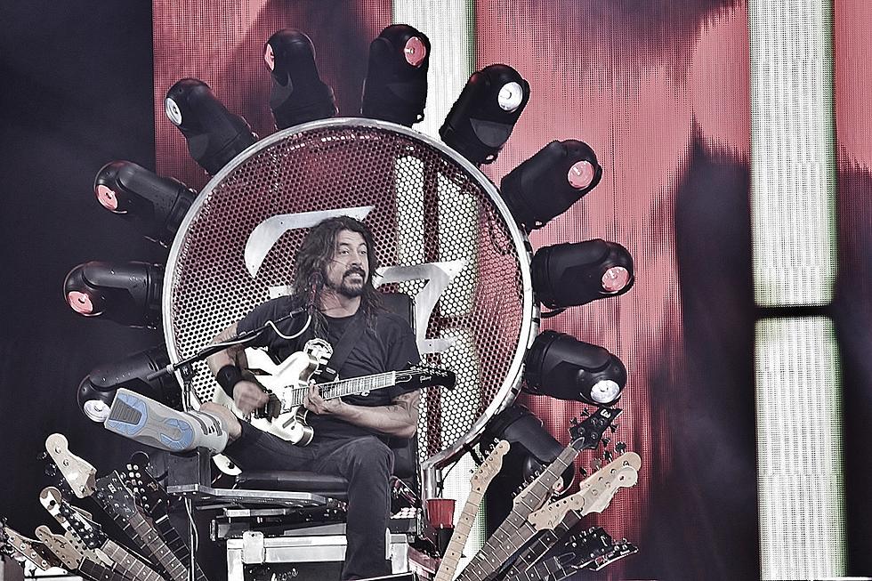 Foo Fighters Perform Live With Queen + Led Zeppelin Legends