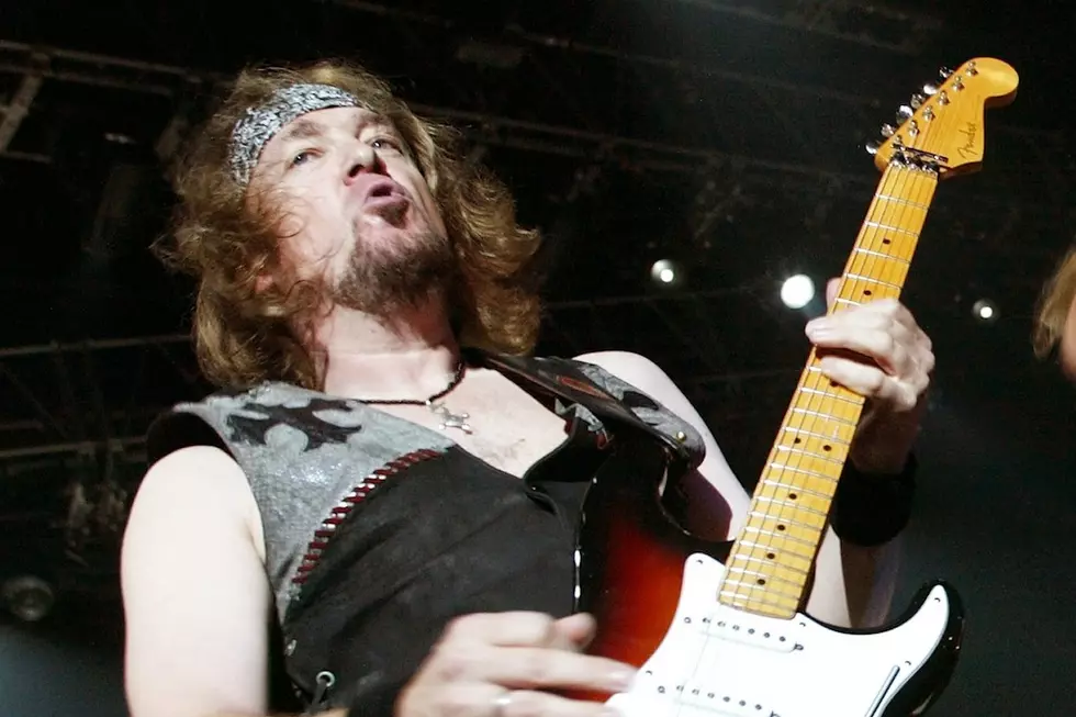 Iron Maiden’s Adrian Smith Lost Phone Full of Song Ideas Recorded in His Underwear