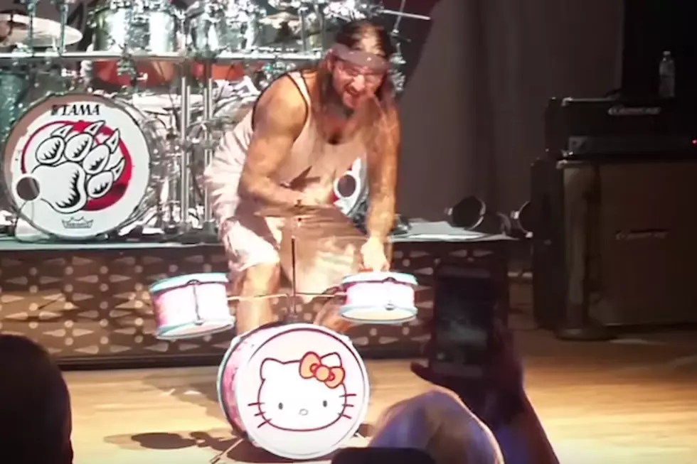 Mike Portnoy Plays a ‘Hello Kitty’ Drum Kit Live in Concert