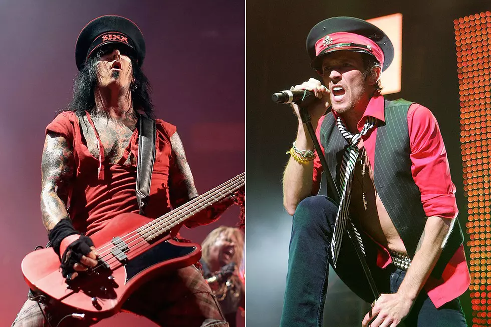 Nikki Sixx Reveals Scott Weiland Used His Tour Bus, Died in Same Room Sixx Slept In