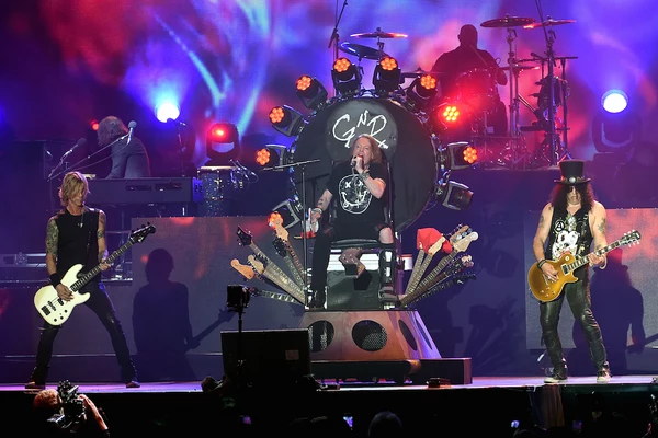 Guns N' Roses Name Cult, Billy Talent + More Tour Openers