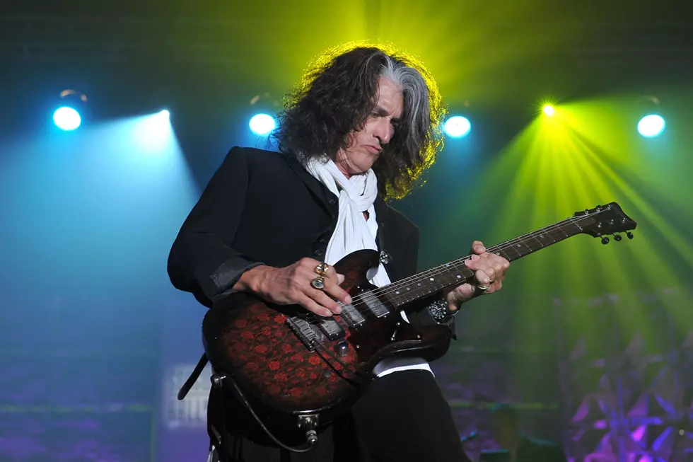 Joe Perry Can’t Compare Playing in Aerosmith + Hollywood Vampires – Interview