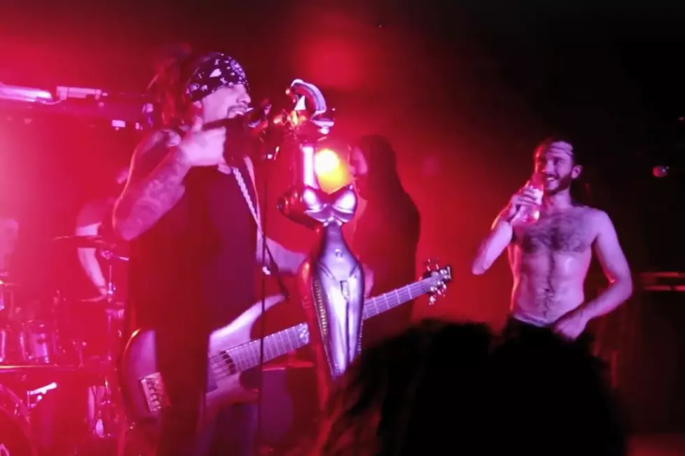 Korn’s Fieldy + Ray Luzier Sit in With Tribute Band Korn Again